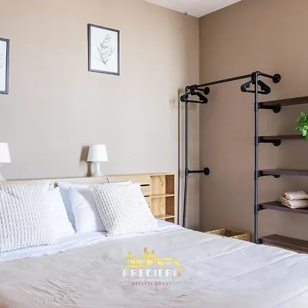 Sest0la Centro Loft Con Vista Sul Paesaggio شقة سيستولا